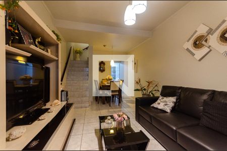 Sala de casa à venda com 3 quartos, 167m² em Vila Zat, São Paulo