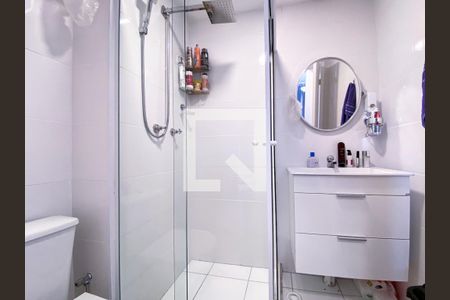 Banheiro  de apartamento para alugar com 1 quarto, 45m² em Parque Pinheiros, São Paulo