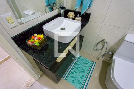 Casa à venda com 225m², 2 quartos e 2 vagasBanheiro social