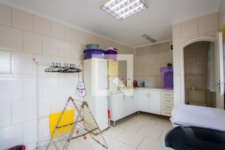 Casa à venda com 225m², 2 quartos e 2 vagasCozinha