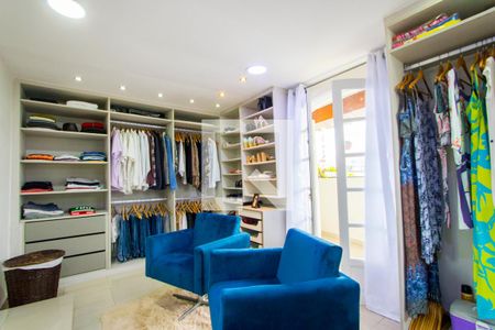 Casa à venda com 225m², 2 quartos e 2 vagasCloset do quarto 1