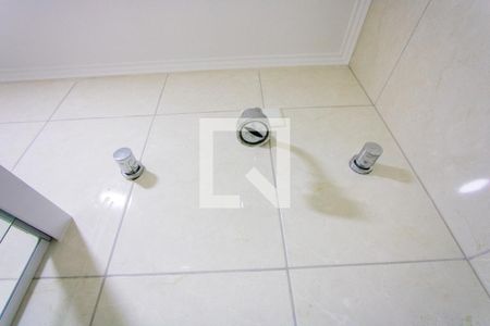 Casa à venda com 225m², 2 quartos e 2 vagasBanheiro social