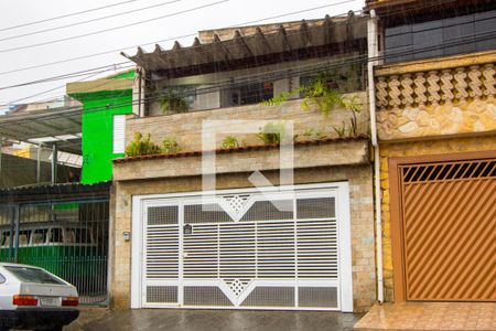 Casa à venda com 225m², 2 quartos e 2 vagasFachada