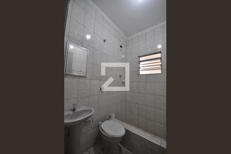 Banheiro de casa para alugar com 1 quarto, 40m² em Parque Edu Chaves, São Paulo