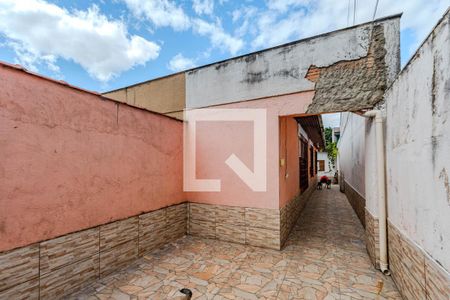 Casa à venda com 290m², 5 quartos e 3 vagasFachada