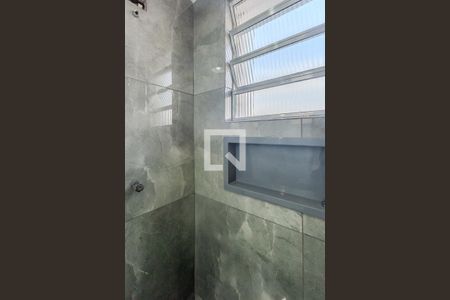 Banheiro de apartamento à venda com 1 quarto, 50m² em Camaquã, Porto Alegre