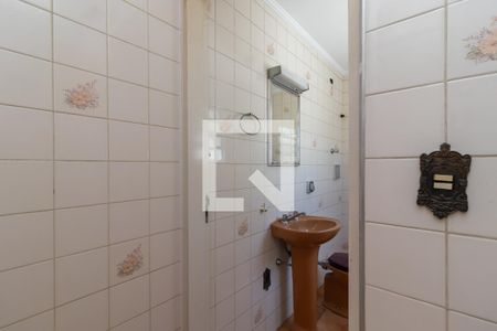 Casa à venda com 300m², 3 quartos e 2 vagasEdícula - Banheiro