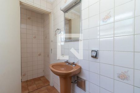 Casa à venda com 300m², 3 quartos e 2 vagasEdícula - Banheiro