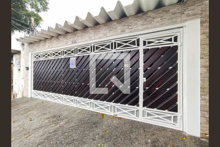 Casa à venda com 160m², 3 quartos e 3 vagas Casa à venda com 160m², 3 quartos e 3 vagasFachada