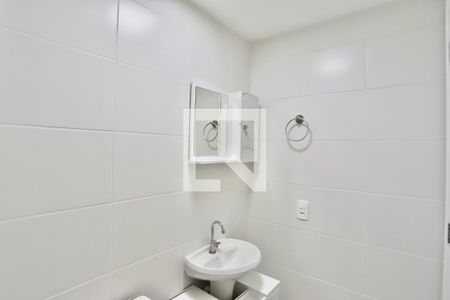 Banheiro de apartamento para alugar com 1 quarto, 25m² em Vila Cláudia, São Paulo