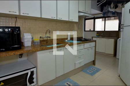 Apartamento à venda com 112m², 2 quartos e 1 vagaCozinha 