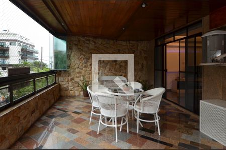 Apartamento à venda com 112m², 2 quartos e 1 vagaVaranda da sala 