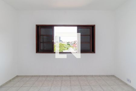 Casa para alugar com 3 quartos, 200m² em Vila Pita, São Paulo