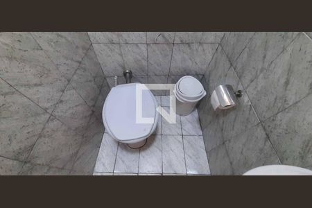 Casa à venda com 148m², 3 quartos e 2 vagas Casa à venda com 148m², 3 quartos e 2 vagasBanheiro