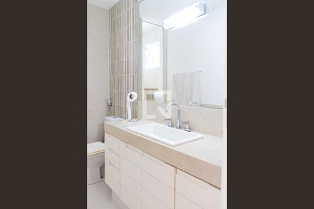 Apartamento à venda com 340m², 4 quartos e 4 vagasBanheiro Suíte 3