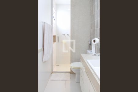 Apartamento à venda com 340m², 4 quartos e 4 vagasBanheiro Suíte 3