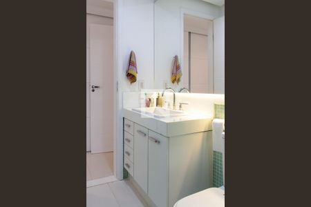 Apartamento à venda com 340m², 4 quartos e 4 vagasBanheiro Suíte 1