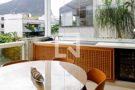 Varanda de apartamento à venda com 4 quartos, 340m² em Barra da Tijuca, Rio de Janeiro