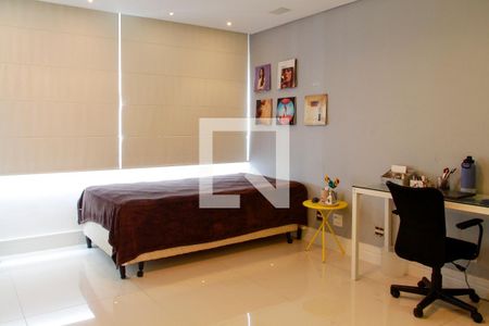 Apartamento à venda com 340m², 4 quartos e 4 vagasSuíte 2