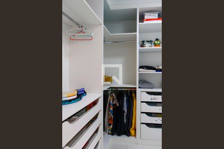 Apartamento à venda com 340m², 4 quartos e 4 vagasCloset Suíte 2