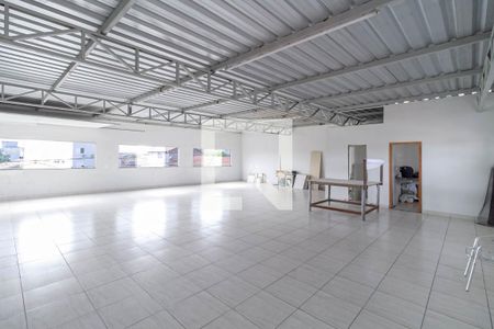 Casa à venda com 130m², 3 quartos e 4 vagas Casa à venda com 130m², 3 quartos e 4 vagasÁrea Comum - Salão de Festas