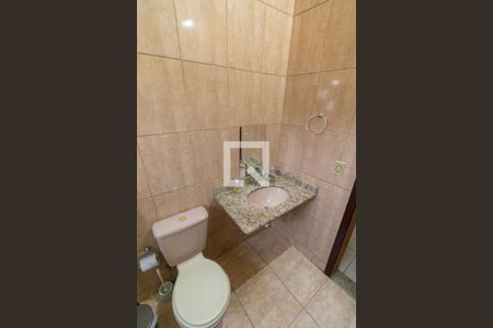 Casa à venda com 315m², 4 quartos e 9 vagasBanheiro