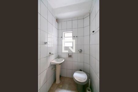 Banheiro de casa para alugar com 1 quarto, 21m² em Vila Jacuí, São Paulo