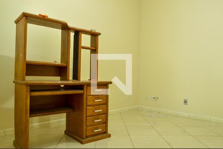 Sala de casa de condomínio para alugar com 2 quartos, 82m² em Taquara, Rio de Janeiro