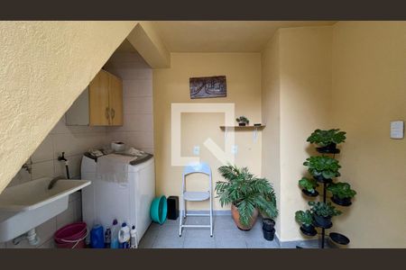 Casa à venda com 300m², 8 quartos e 3 vagas Casa à venda com 300m², 8 quartos e 3 vagasCasa 1 Área de Serviço