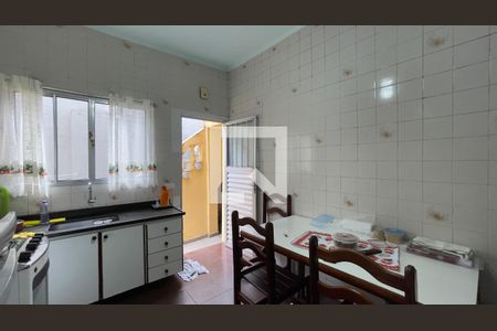Casa à venda com 300m², 8 quartos e 3 vagas Casa à venda com 300m², 8 quartos e 3 vagasCasa 1 Cozinha