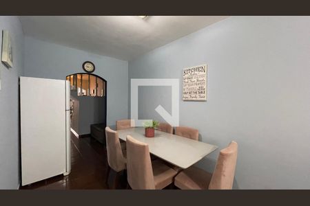 Casa à venda com 300m², 8 quartos e 3 vagas Casa à venda com 300m², 8 quartos e 3 vagasCasa 2 Cozinha