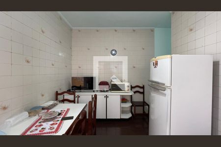 Casa à venda com 300m², 8 quartos e 3 vagas Casa à venda com 300m², 8 quartos e 3 vagasCasa 1 Cozinha