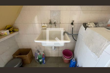 Casa à venda com 300m², 8 quartos e 3 vagas Casa à venda com 300m², 8 quartos e 3 vagasCasa 1 Área de Serviço