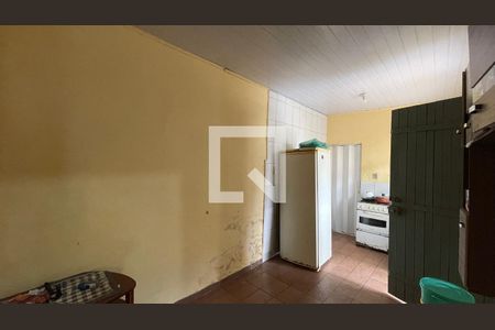 Casa à venda com 300m², 8 quartos e 3 vagas Casa à venda com 300m², 8 quartos e 3 vagasCasa 4 Cozinha