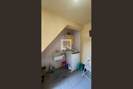 Casa à venda com 300m², 8 quartos e 3 vagas Casa à venda com 300m², 8 quartos e 3 vagasCasa 1 Área de Serviço