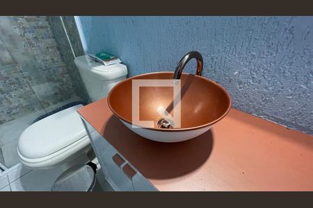 Casa à venda com 300m², 8 quartos e 3 vagas Casa à venda com 300m², 8 quartos e 3 vagasCasa 2 Banheiro