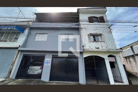 Casa à venda com 300m², 8 quartos e 3 vagas Casa à venda com 300m², 8 quartos e 3 vagasFachada