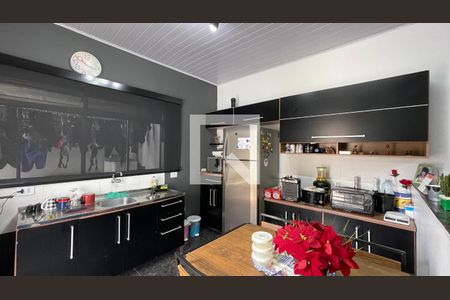 Casa à venda com 300m², 8 quartos e 3 vagas Casa à venda com 300m², 8 quartos e 3 vagasCasa 5 Cozinha