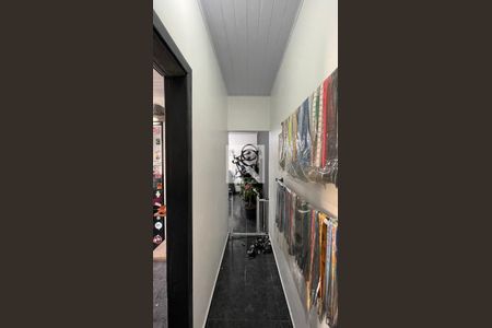 Casa à venda com 300m², 8 quartos e 3 vagas Casa à venda com 300m², 8 quartos e 3 vagasCasa 5 Corredor