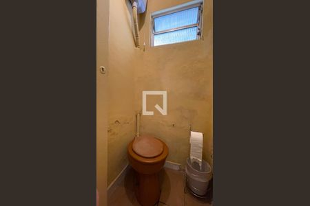 Casa à venda com 300m², 8 quartos e 3 vagas Casa à venda com 300m², 8 quartos e 3 vagasCasa 1 Lavabo Externo