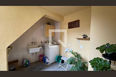 Casa à venda com 300m², 8 quartos e 3 vagas Casa à venda com 300m², 8 quartos e 3 vagasCasa 1 Área de Serviço