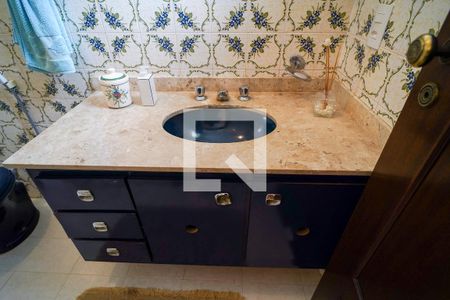 Casa para alugar com 327m², 3 quartos e 5 vagasBanheiro da Suíte 3