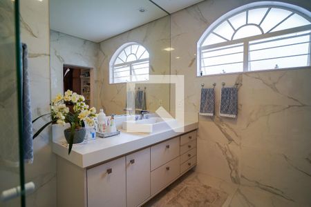 Casa para alugar com 327m², 3 quartos e 5 vagasBanheiro da Suíte