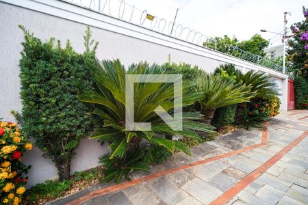 Casa para alugar com 327m², 3 quartos e 5 vagasFachada