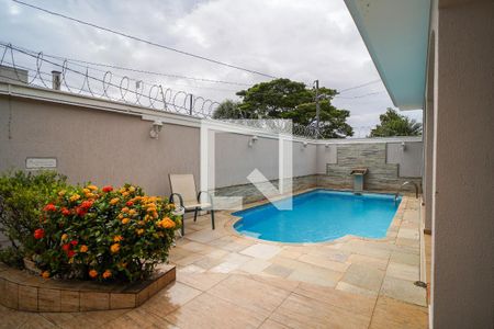 Casa para alugar com 327m², 3 quartos e 5 vagasQuintal