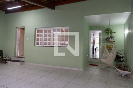 Casa à venda com 350m², 4 quartos e 3 vagas Casa à venda com 350m², 4 quartos e 3 vagasGaragem