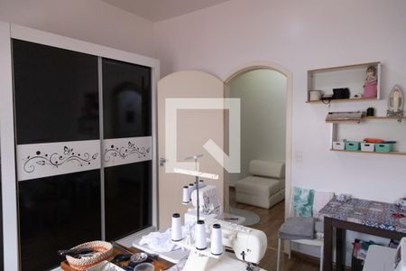 Casa à venda com 350m², 4 quartos e 3 vagas Casa à venda com 350m², 4 quartos e 3 vagasQuarto 2