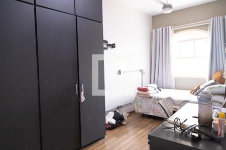 Casa à venda com 350m², 4 quartos e 3 vagas Casa à venda com 350m², 4 quartos e 3 vagasQuarto 3