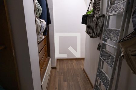 Casa à venda com 350m², 4 quartos e 3 vagas Casa à venda com 350m², 4 quartos e 3 vagasCloset do quarto 1