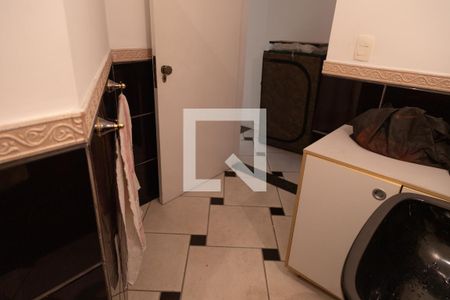 Casa à venda com 350m², 4 quartos e 3 vagas Casa à venda com 350m², 4 quartos e 3 vagasBanheiro Social